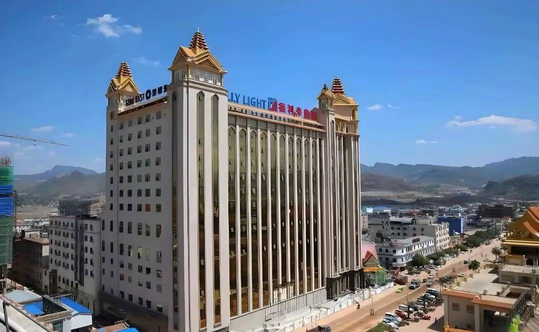 缅甸福布斯农业报道配图：缅甸农田水稻收割与农产品装运场景